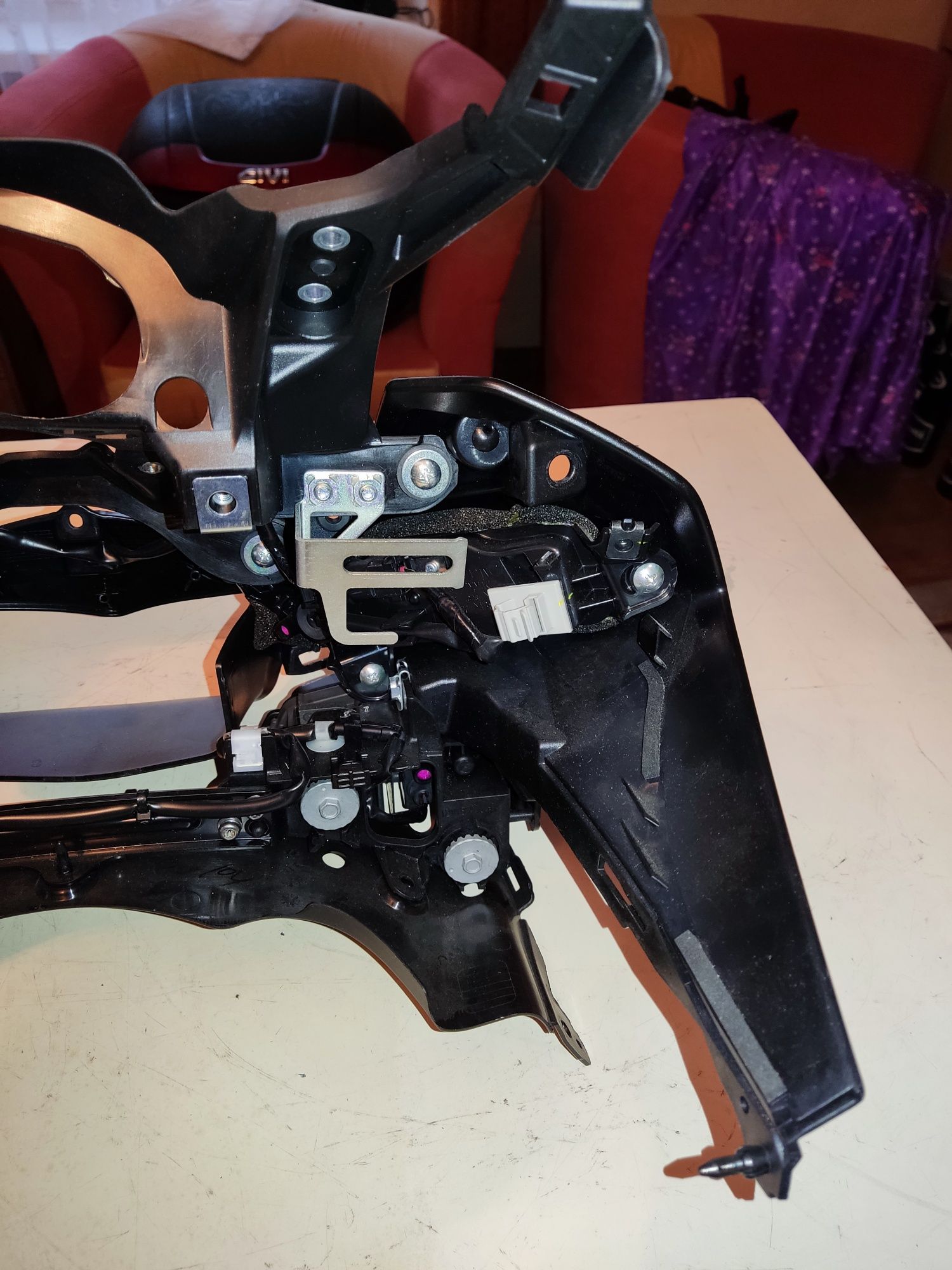 Yamaha R1 RN32 65 R1M reflektor stelaż lampa komplet r1m