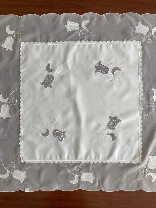 Serweta tiulowa kwadratowa