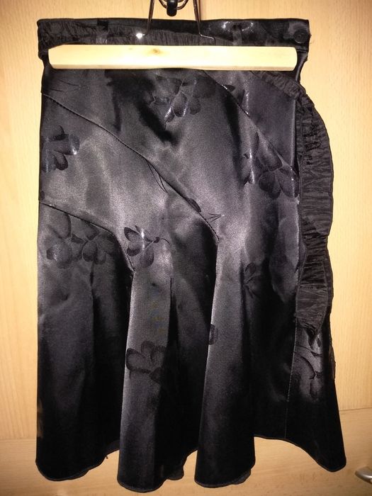 Nowa wizytowa, elegancka czarna spódniczka 128