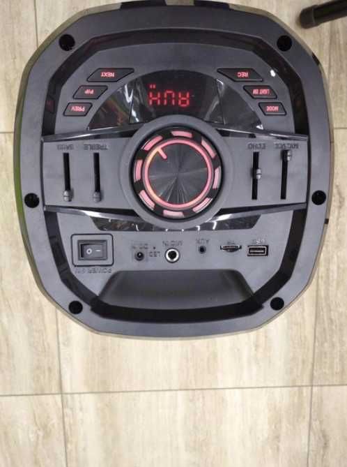 Колонка портативная беспроводная с микрофоном Bluetooth