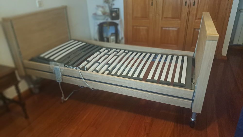 Cama articulada Lamalit Medicinal/Hospitalar novo