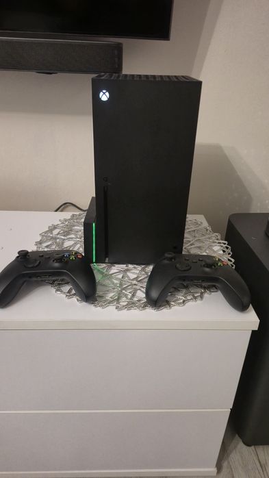 Xbox Series X 1TB + 2 Pady  Gwarancja do 08.2026