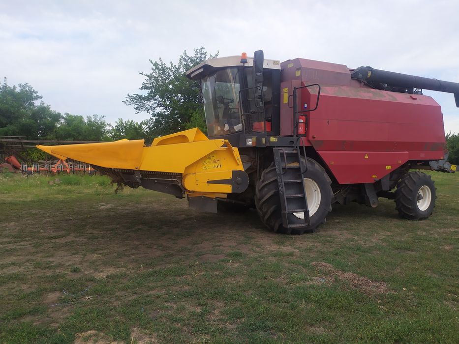 Продам комбайн кзс 1218