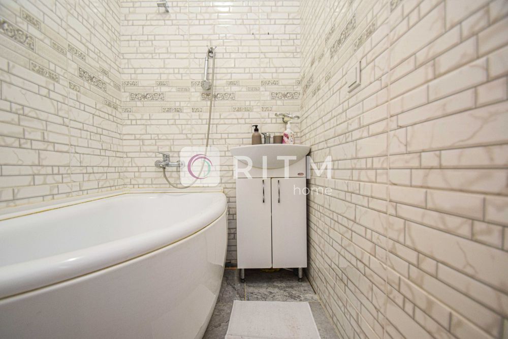 Здається 1-кімнатна квартира по вул. Миру