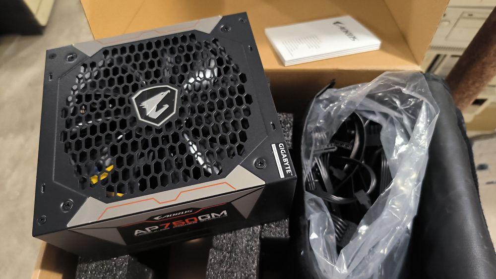 Блок живлення Gigabyte 550 750 850 1000 1600 Вт