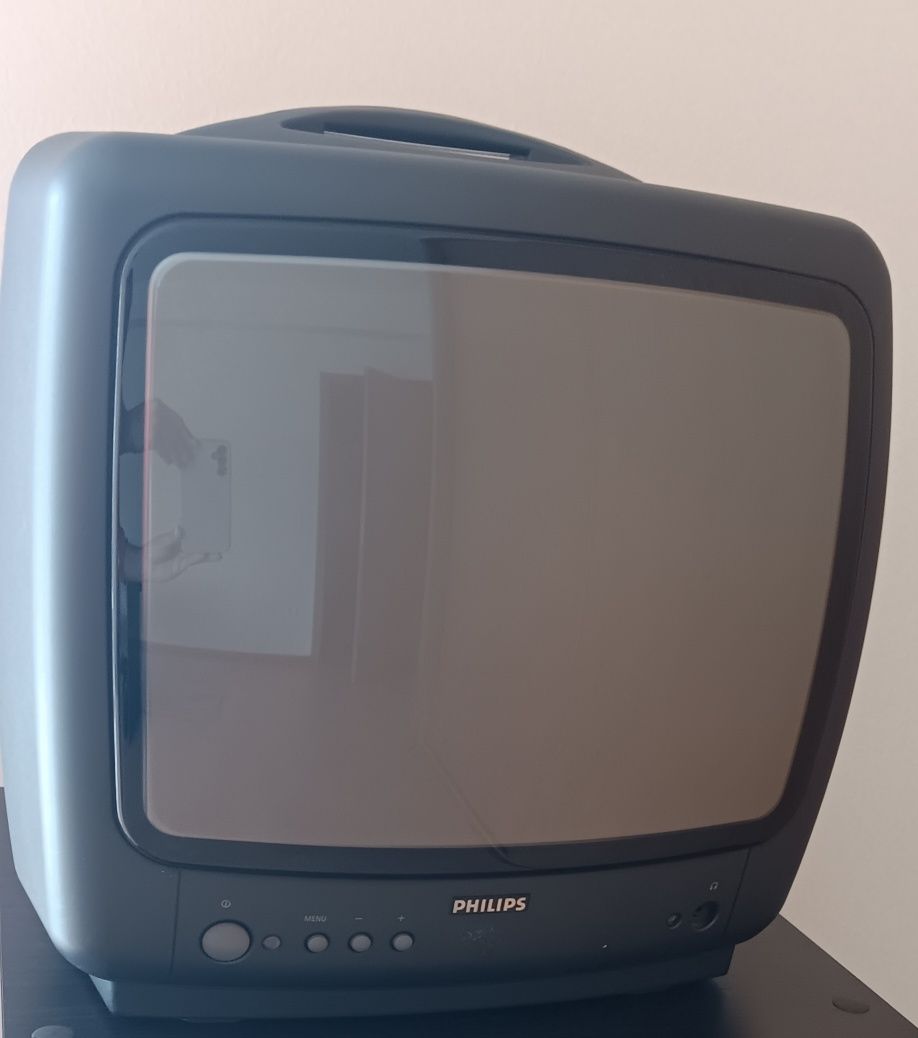 TV Philips com comando + TDT