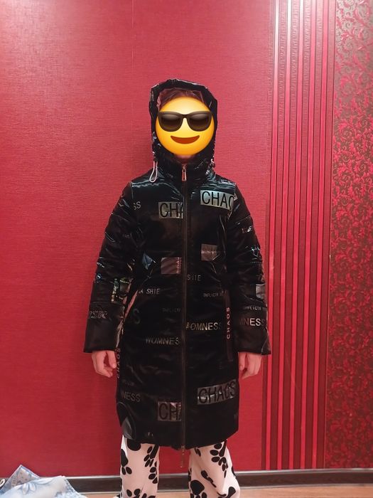 Пуховик для девочки на 140 см.