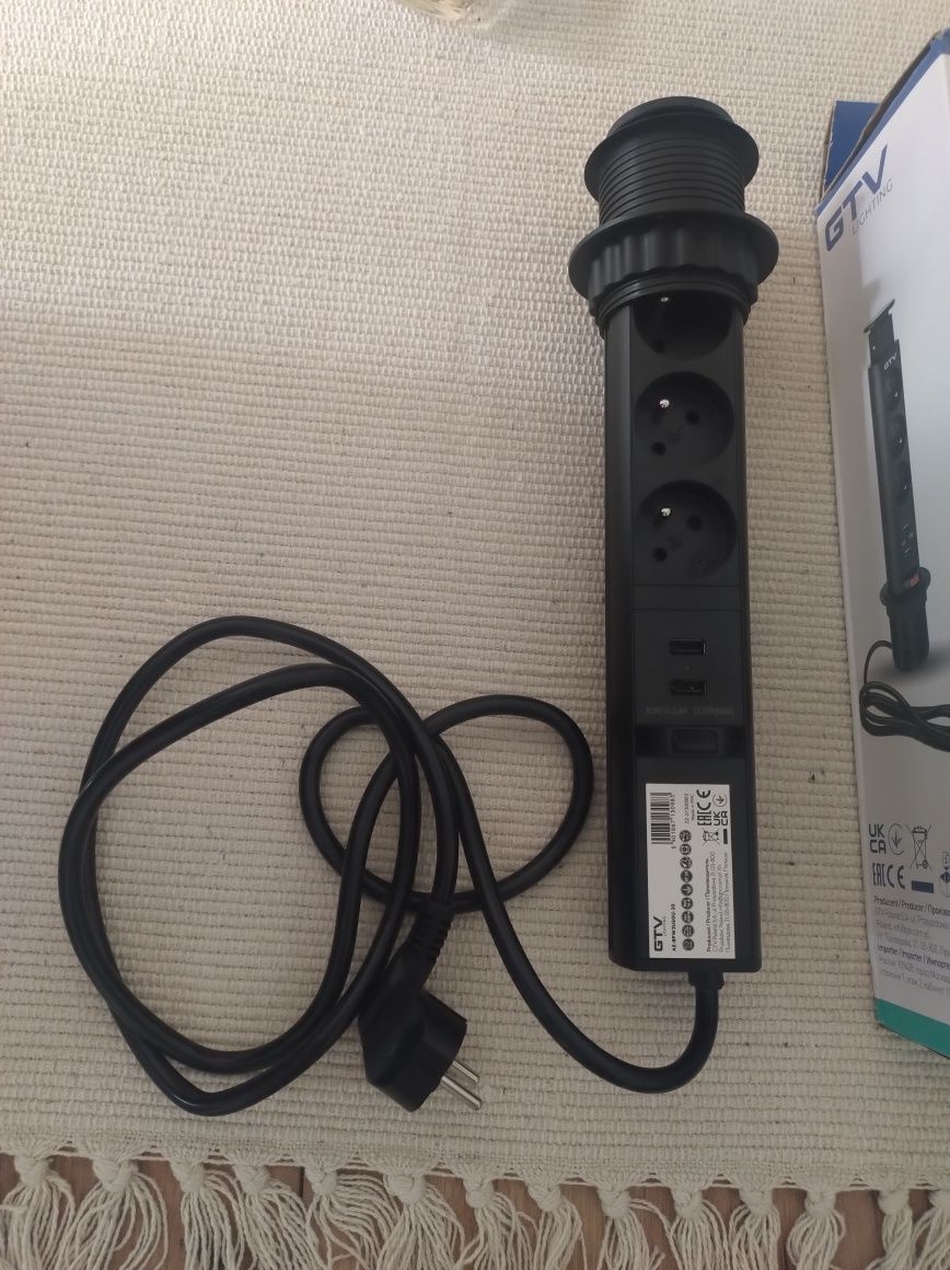 Gniazdo wpuszczane,chowane w blat GTV IP 20