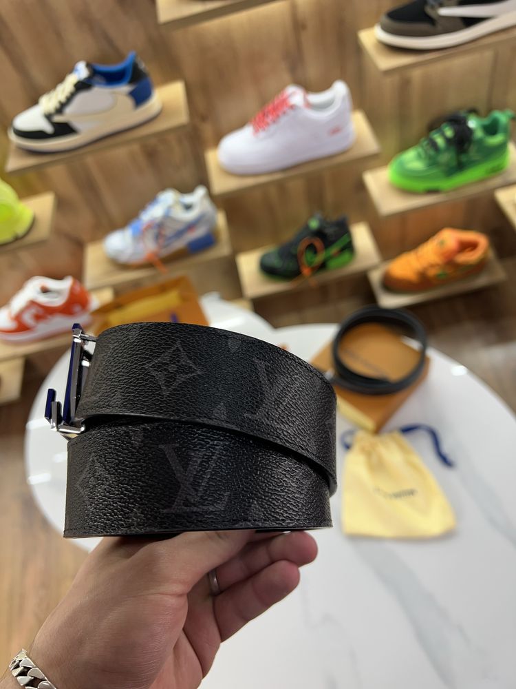 Ремінь Louis Vuitton Shake Belt Black / Blue Monogram Logo