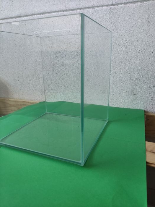 Aquário  cubo 28/25/25