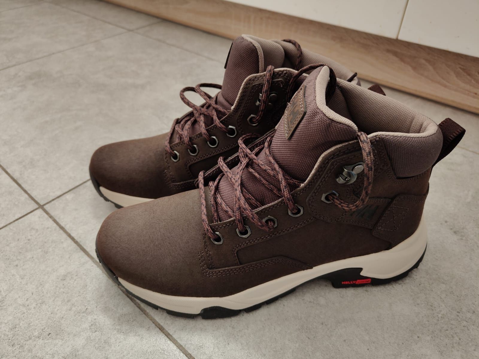 Buty zimowe Helly Hansen r. 41