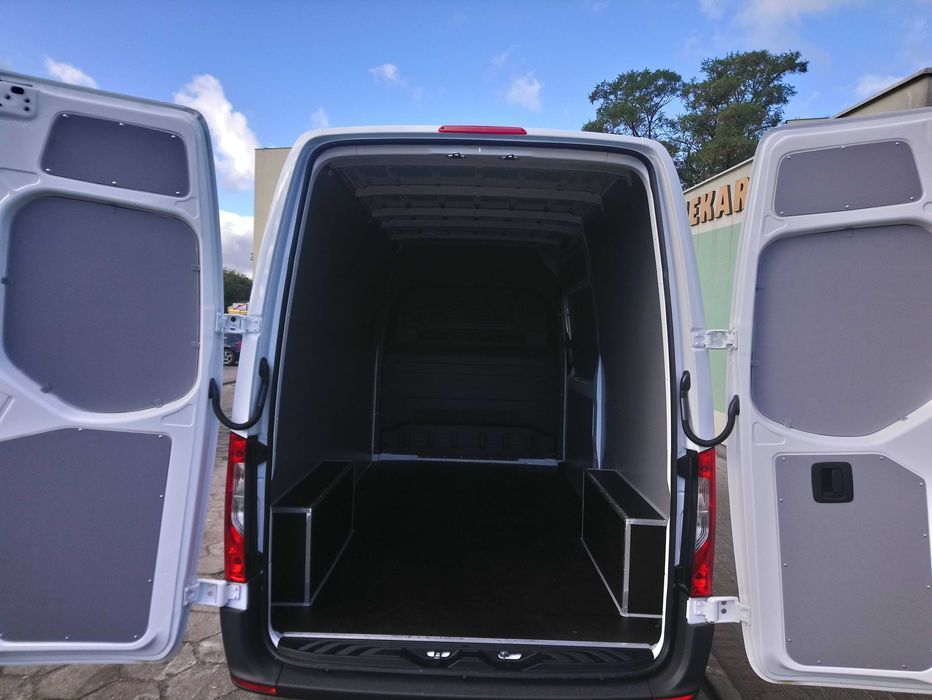 Mercedes Sprinter L2H2-Zabudowa samochodu auta dostawczego
