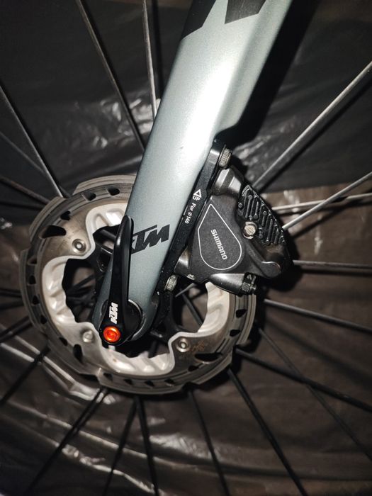 KTM Revelator sky DI2 black Carbon discos 55