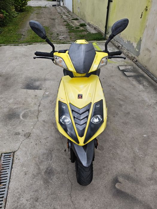 Dwa skutery 50 z przeznaczeniem na części