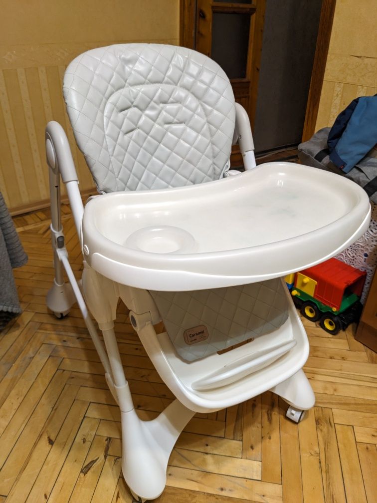 Продам стільчик для годування CARRELLO Caramel CRL-9501/3