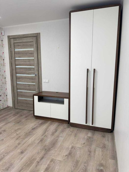 Продам 3к квартиру с ремонтом и мебелью/Титова /Чечеловский