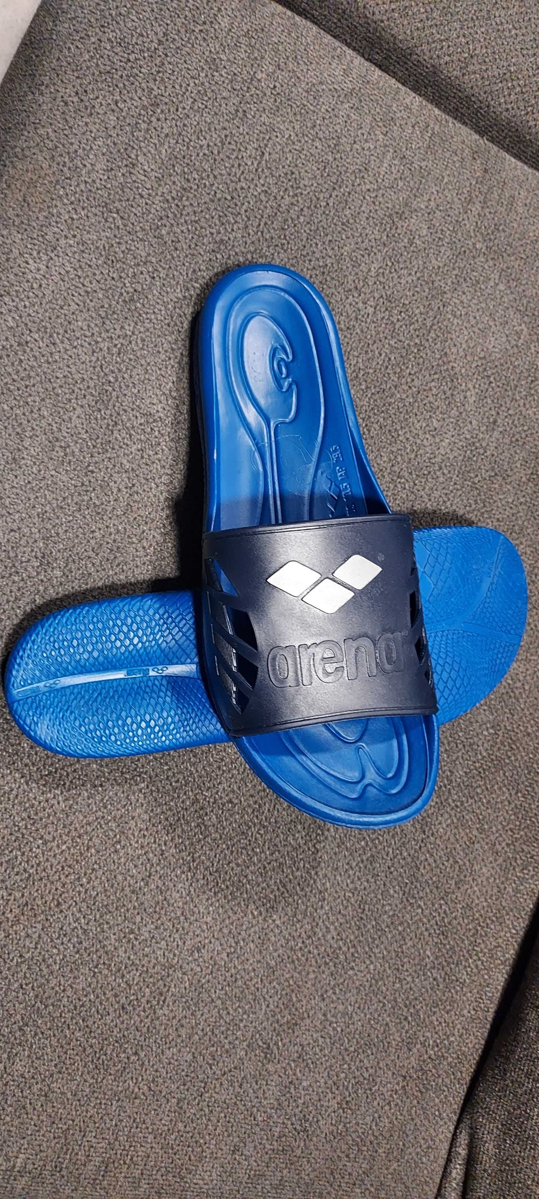 Vendo chinelos de piscina novos ARENA