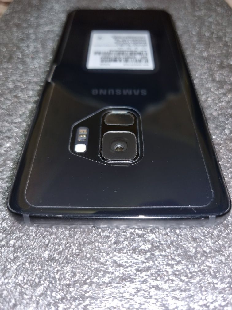 Телефон Samsung Galaxy S9