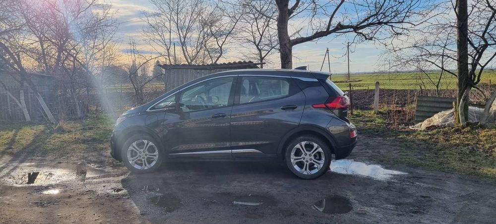 Шевроле болт ev lt