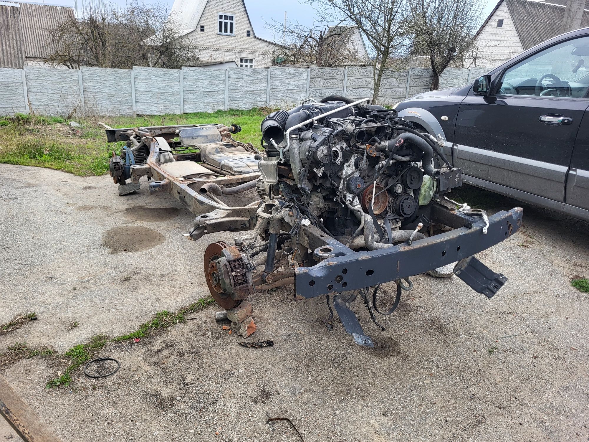 Мерседес ML 400. Запчастини
