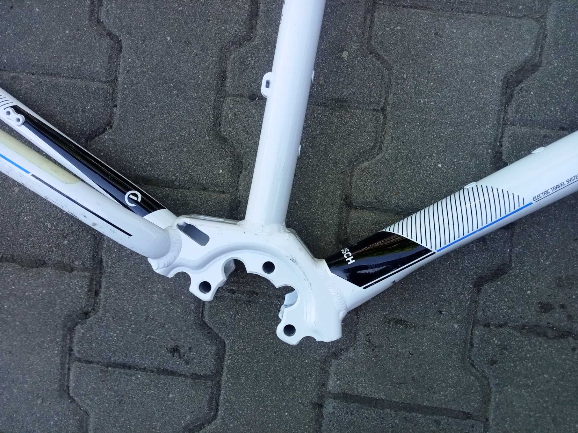 rama roweru elektrycznego cube trekingowa pod bosch classic