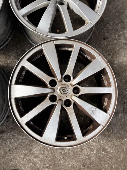 Диски R17 5/114,3 Et 47 Renault Laguna Megane Scenic Traffic Koleos