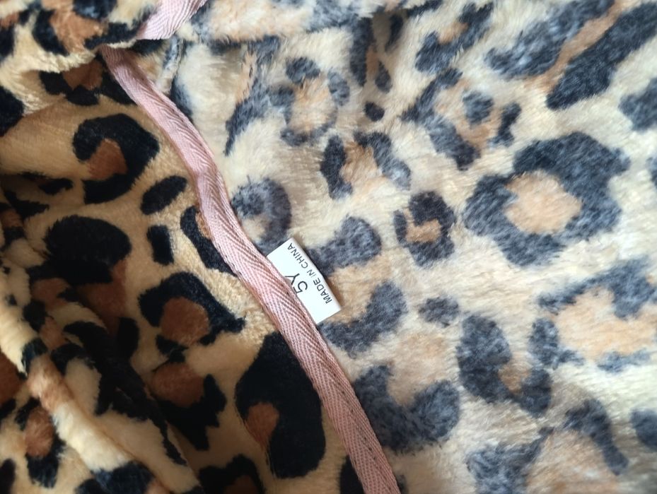 Nowy szlafrok w panterkę z kapturem, rozmiar 110!