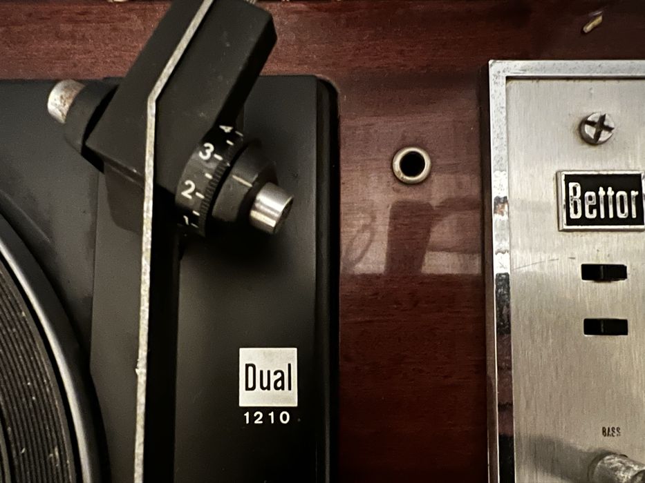 Gira-discos vintage marca DUAL