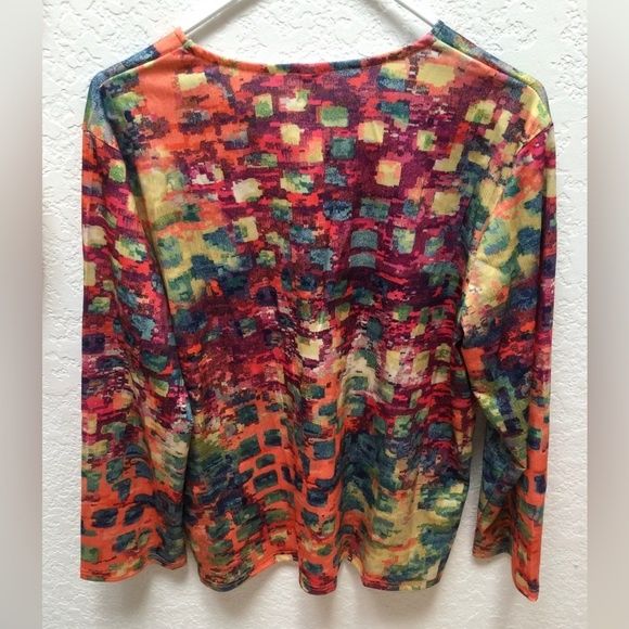 Подарую нову блузку