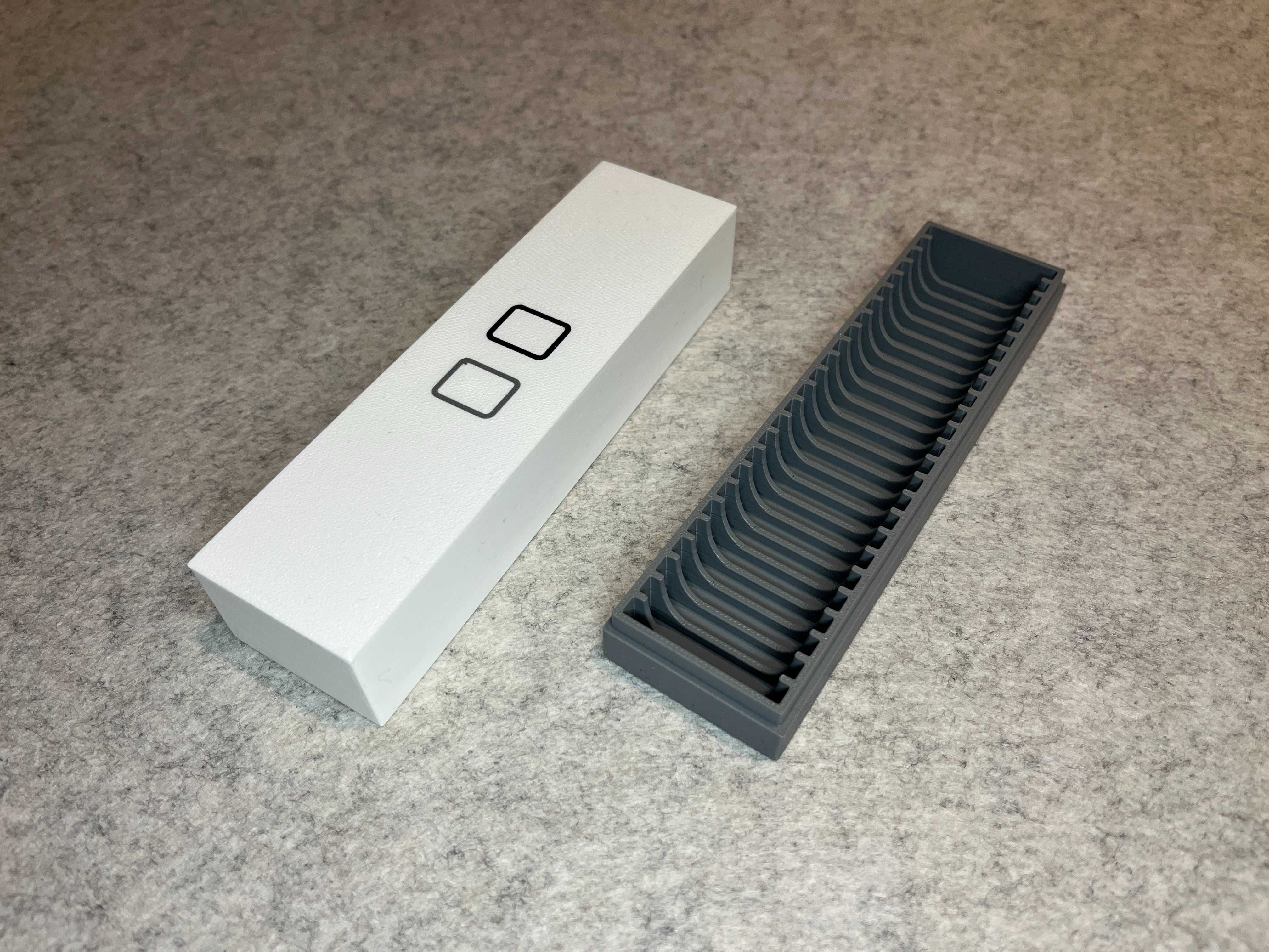 Pudełko podstawka na gry Nintendo DS