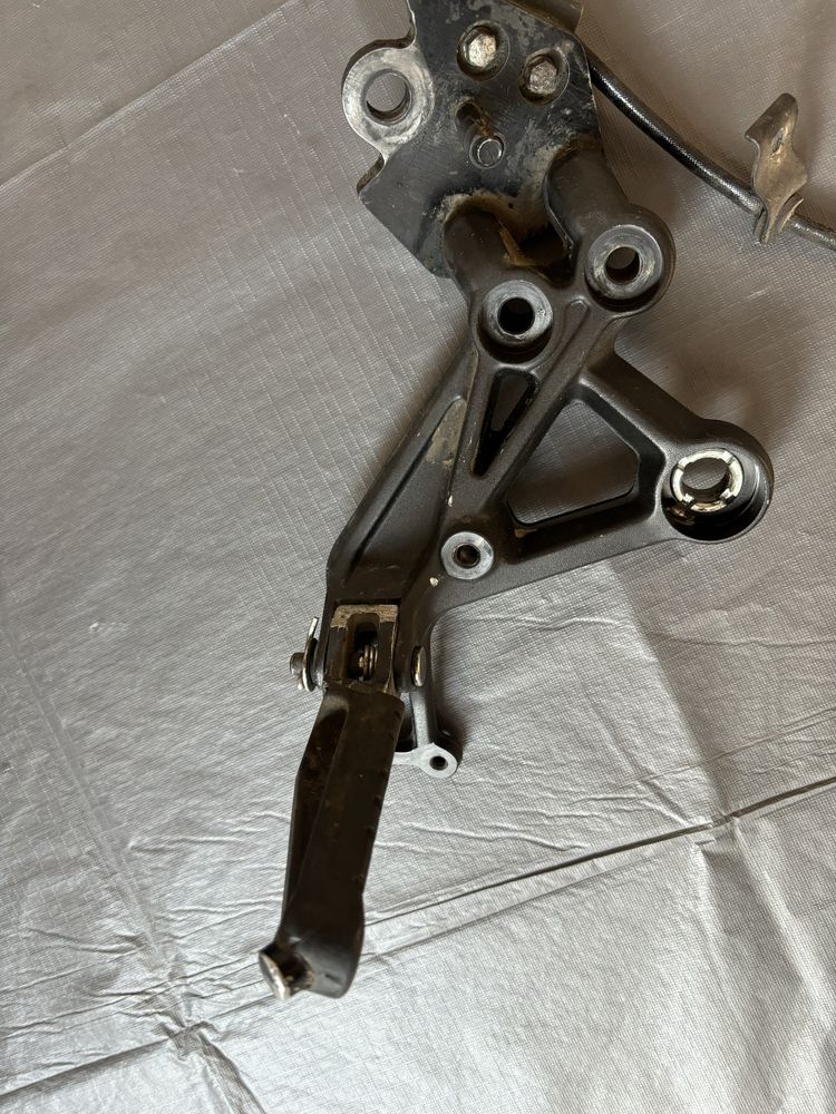 Set podnózek nóżka stopka YAMAHA YZF125 R 14-18