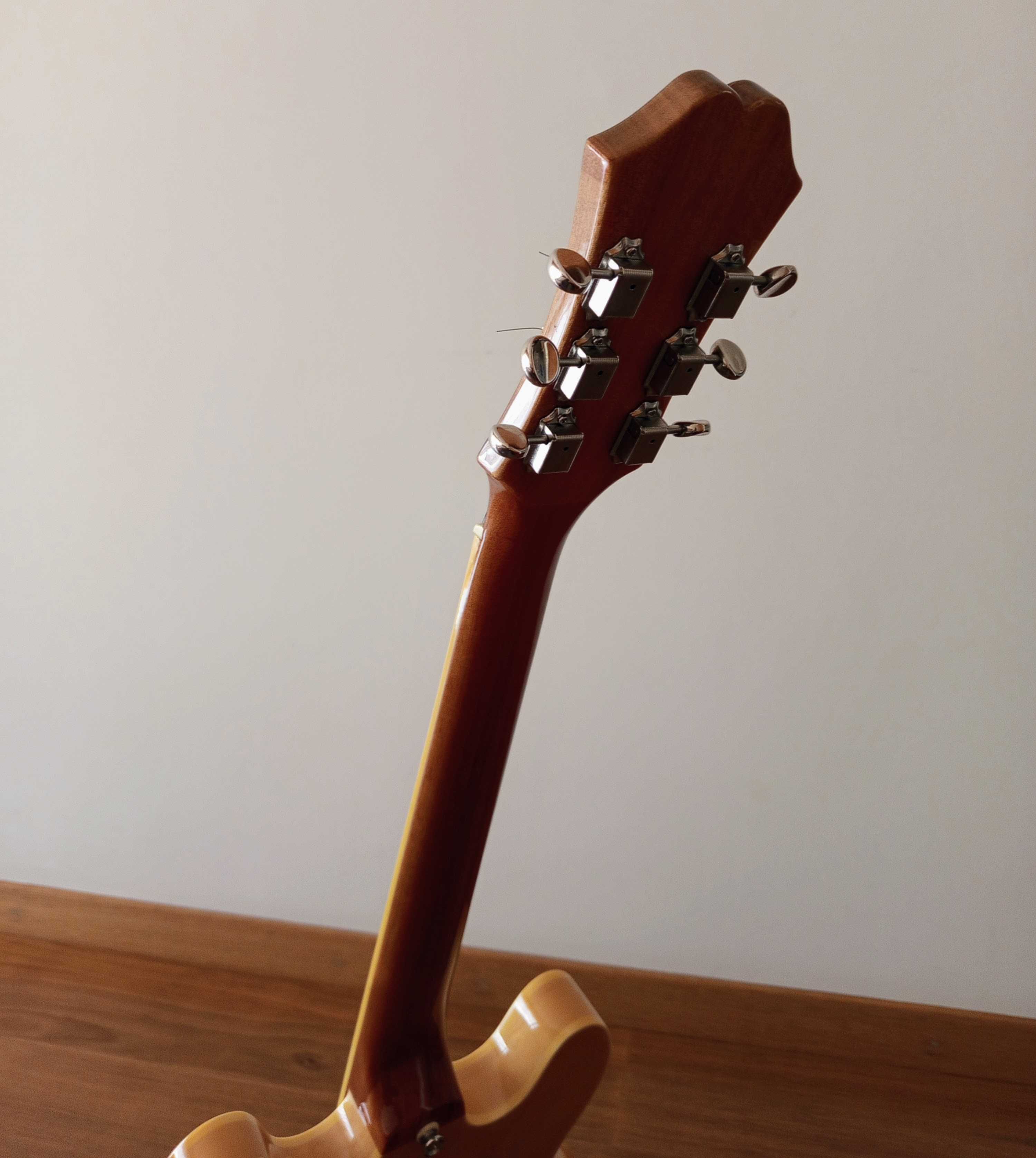 Guitarra elétrica Epiphone Casino
