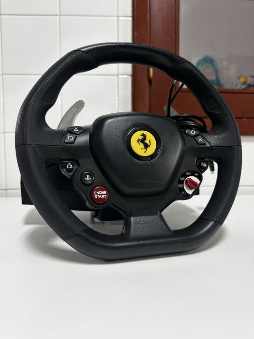 Volante da Ferrari PS4/PS5