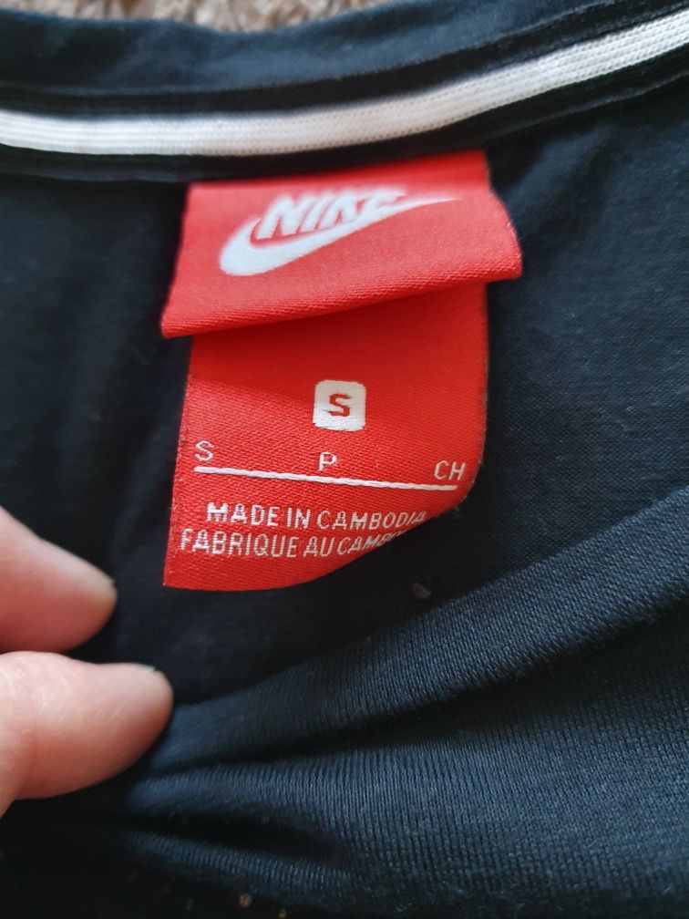 Спортивна футболка Nike