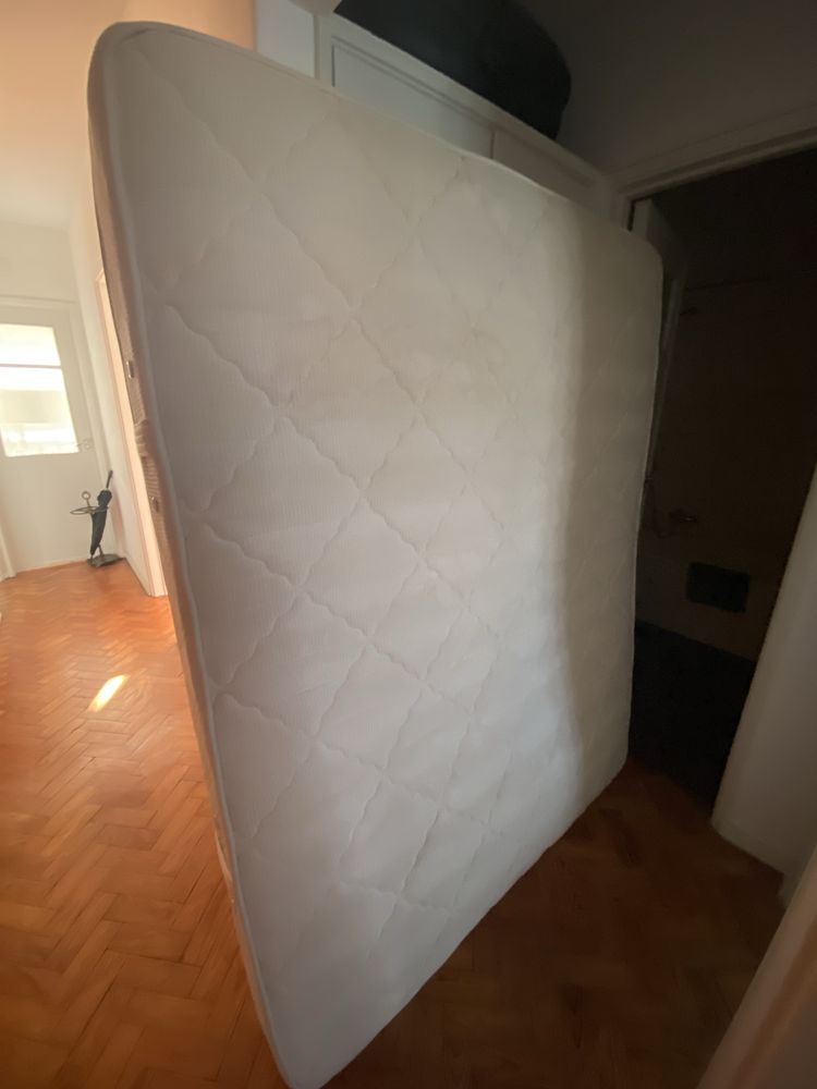 Colchão 1,80 compromento e 1,40 largura