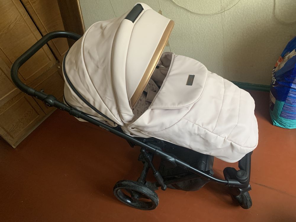 Продам коляску Adamex Rimini 2 в 1