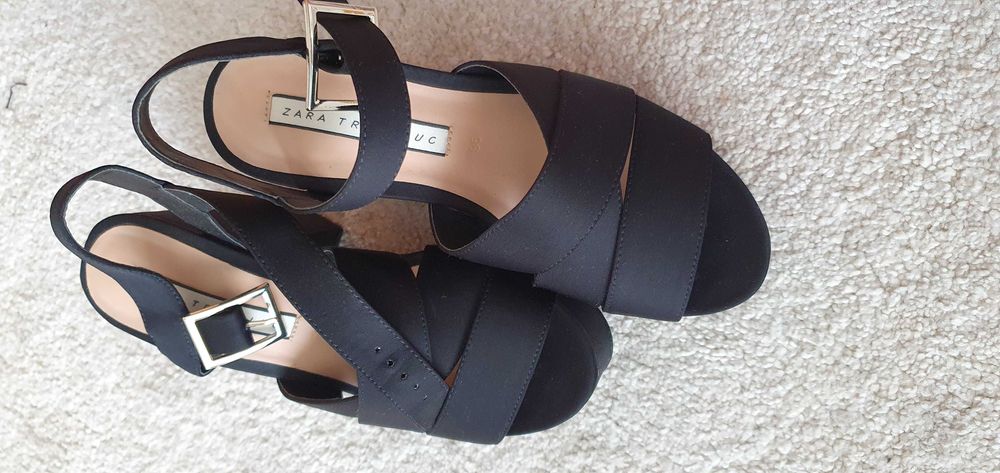 Sandálias salto Zara