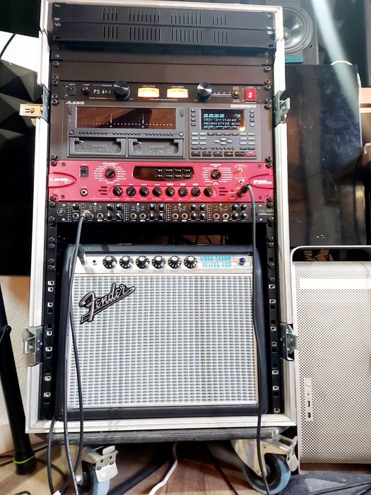 Amplificador Fender Vibro champ ( como Novo)