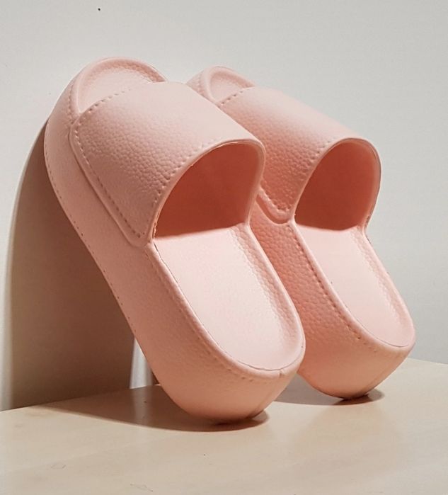 Klapki damskie na grubej podeszwie pudrowy róż 25cm 39 na platformie