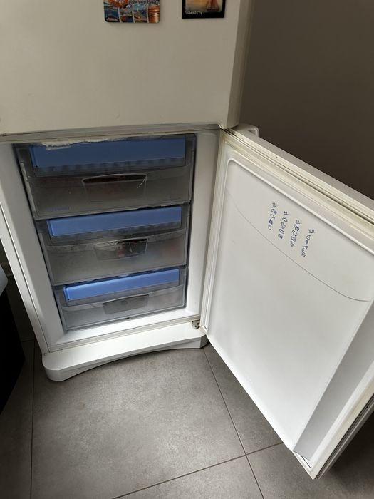 Lodówka Chłodziarko-zamrażarka Indesit BAAN 13L