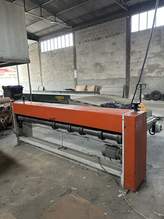 Vendo maquina de corte e vinco para caixas de cartao canelado