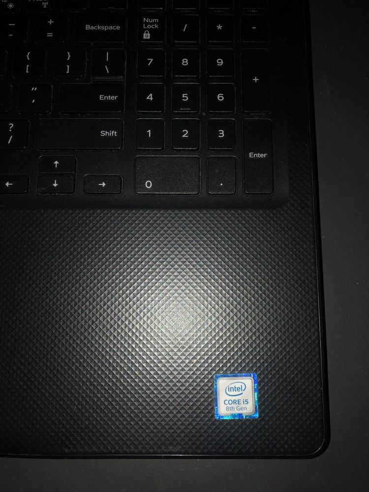 Laptop DELL w idealnym stanie