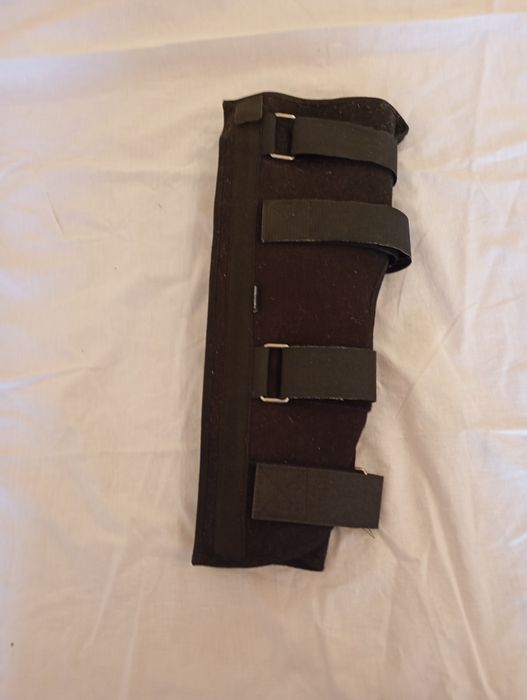 Ортез чорного кольооу мягкий регулируемый с ребрами жесткости