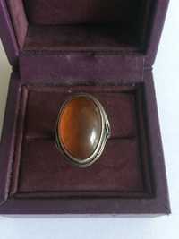 Srebrny stary pierścionek autorski z bursztynem srebro 800