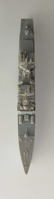 Kit de modelismo montado 1/700 do Cruzador "USS Ticonderoga"