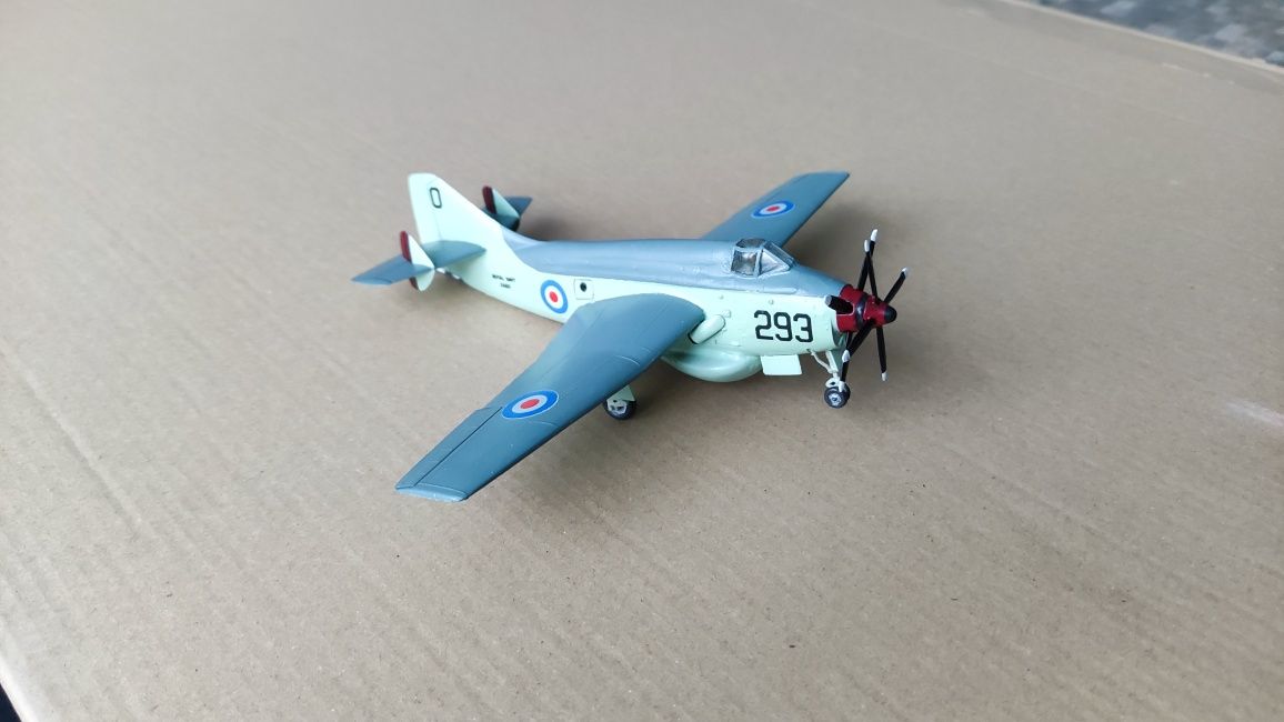 Сборная модель самолета 1:72 Fairey Gannet AEW.3