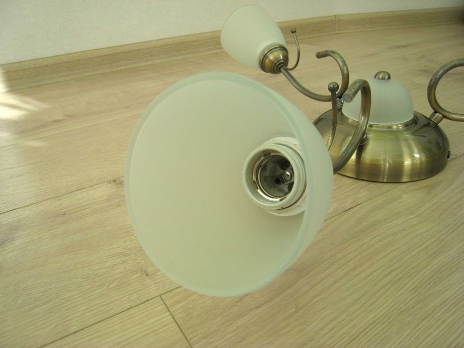 Люстра на 3 лампы