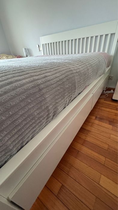 Estrutura cama com arrumacao ikea IDANÄS 160x200 bom estado