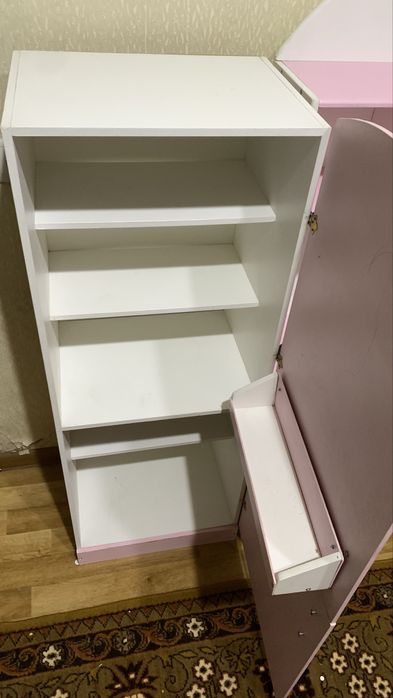 Дитяча деревяна кухня та холодильник