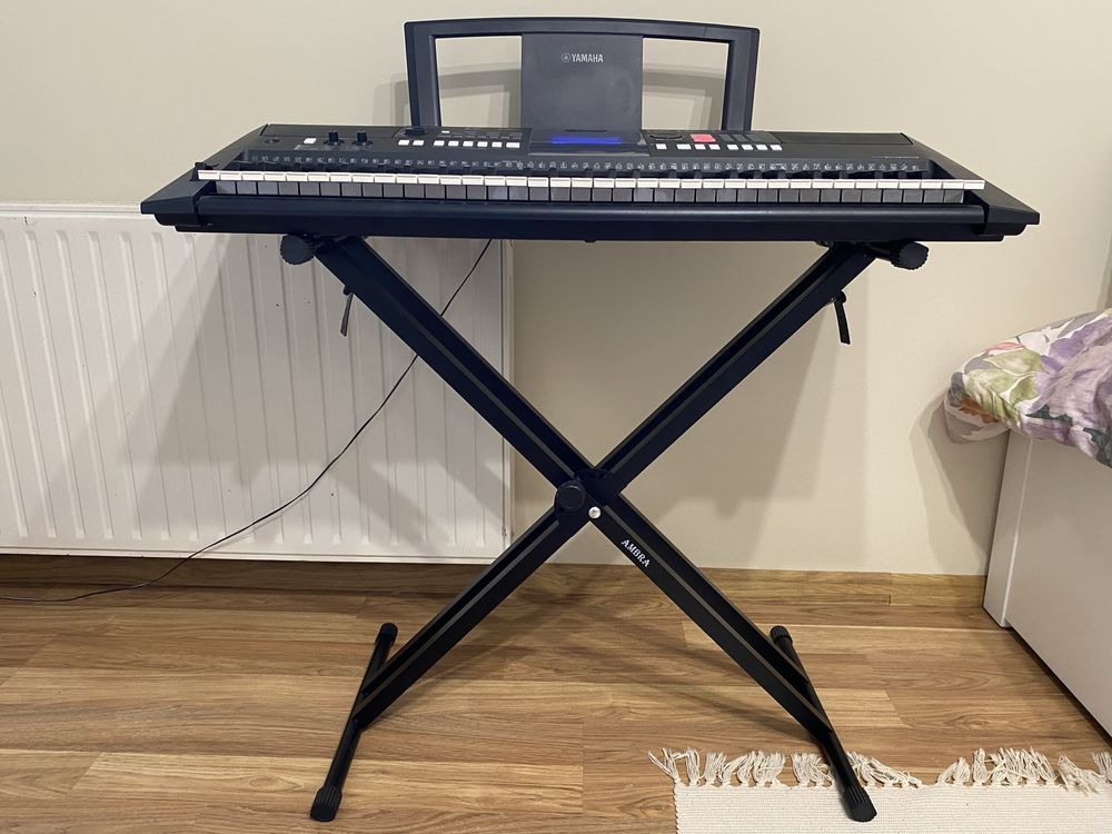 Keyboard Yamaha E423